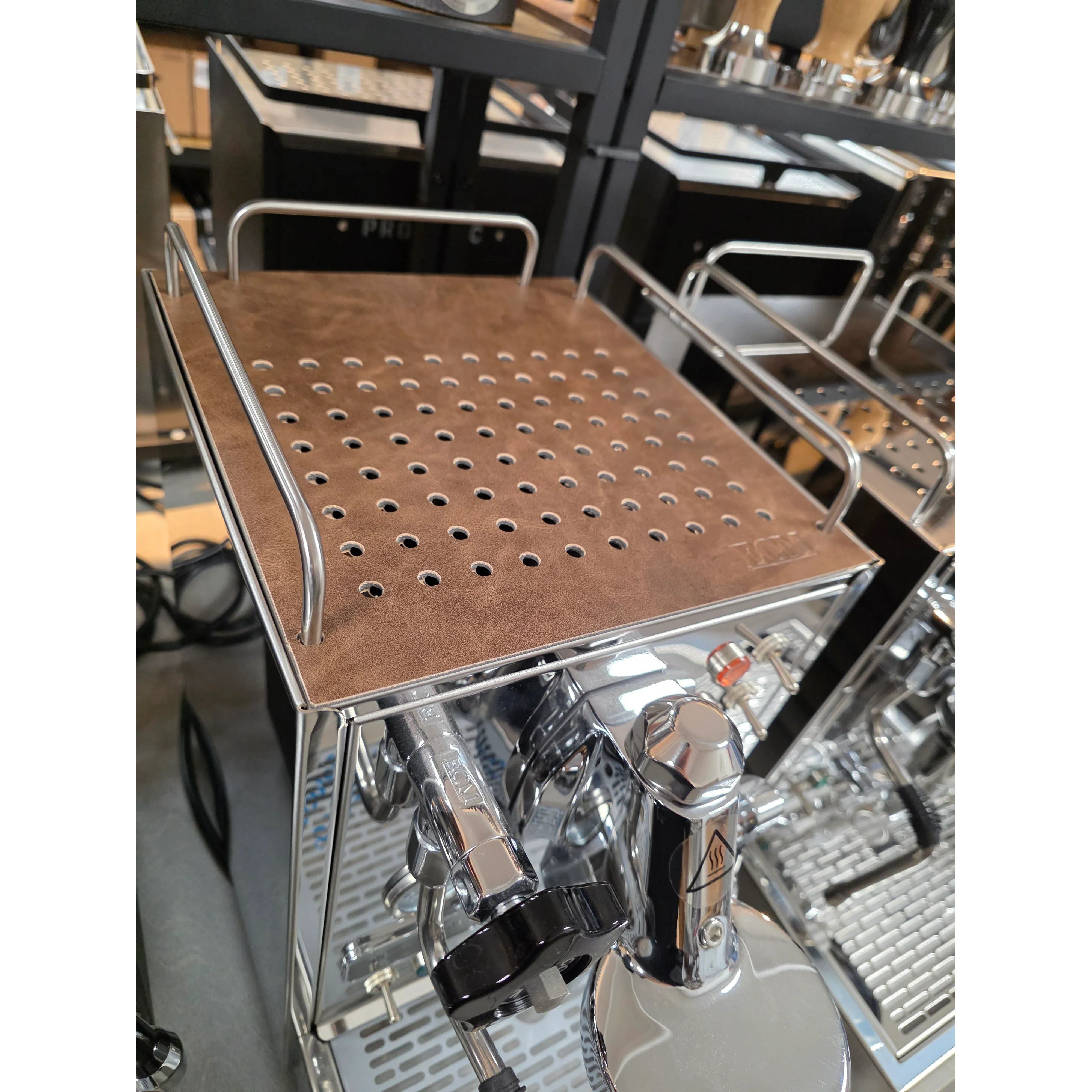 ECM Tassenablagen-Schutz aus Kunstleder – Braun (AC100107-00) ECM Schonerdeckchen Rheinland Coffee