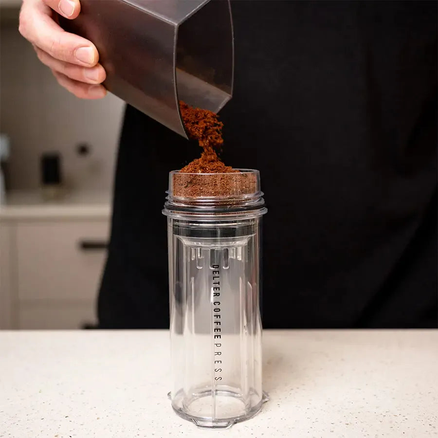 Delter Coffee Press – Volle Geschmackskontrolle in Clear & Grey Limited Edition Delter Coffee Kaffee mobil Rheinland Coffee