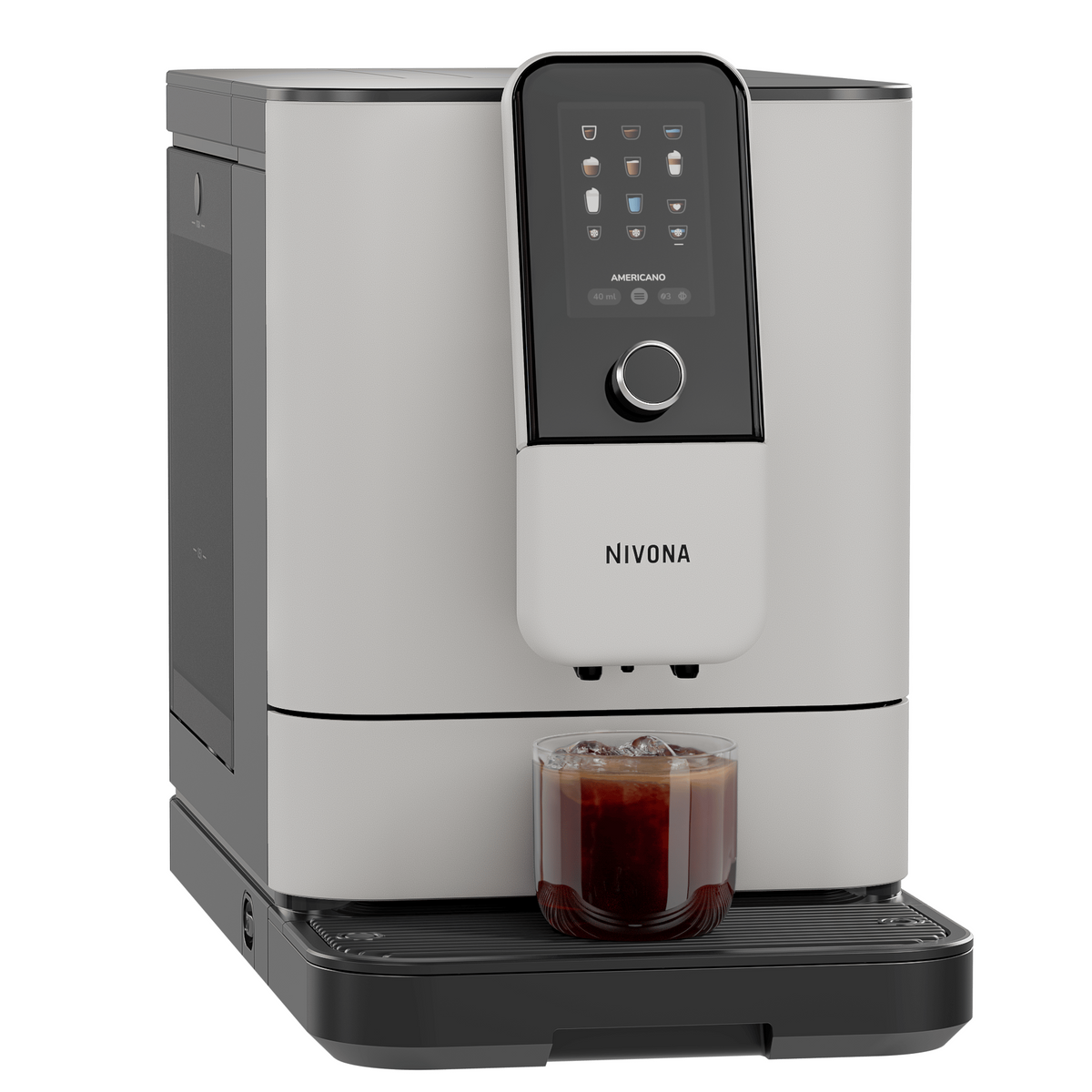 Nivona NIVO 8'112 schräg von vorn mit Chilled Americano im Glas