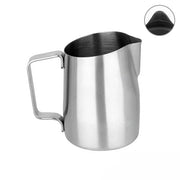 WPM Milchkännchen #06 – Round Spout Latte Art Pitcher Milchkännchen WPM 450 ml Chrom - Rheinland.Coffee