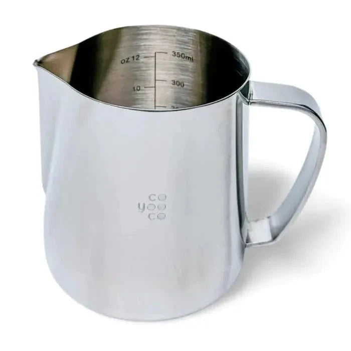Milchkännchen Edelstahl Silber 350 ml oder 590 ml mit Skala von COYOOCO Milchkännchen COYOOCO 350 ml - Rheinland.Coffee