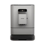 Nivona NIVO 7'105 Kaffeevollautomat in Designgrau von vorn mit eingeschaltetem Touchdisplay