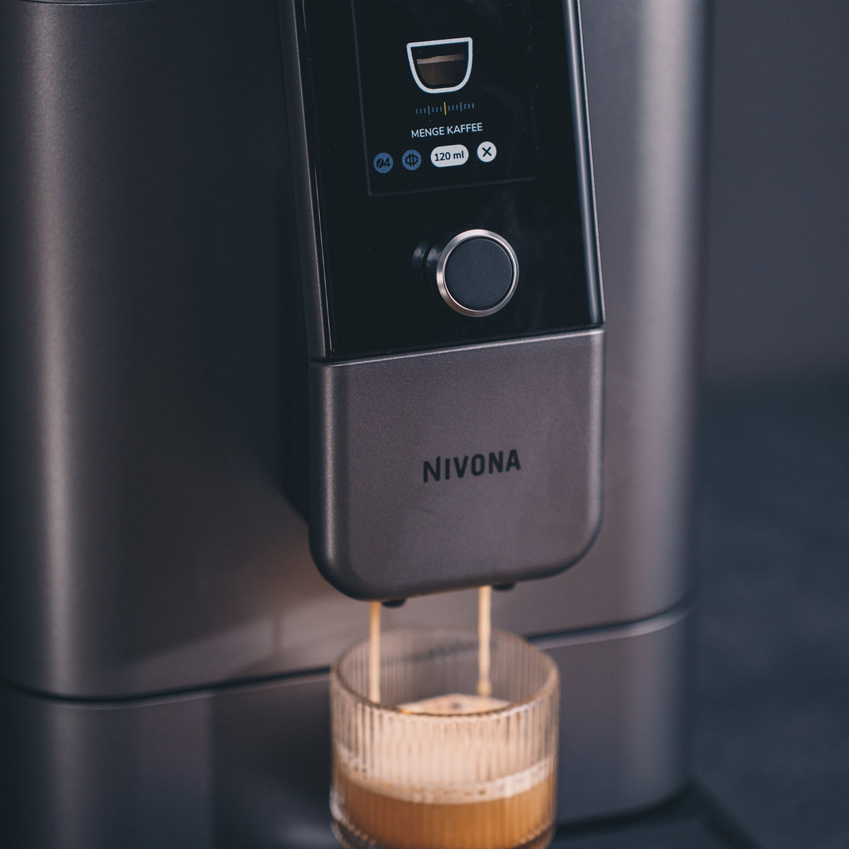 Nivona NIVO 8'113 bezieht einen Espresso