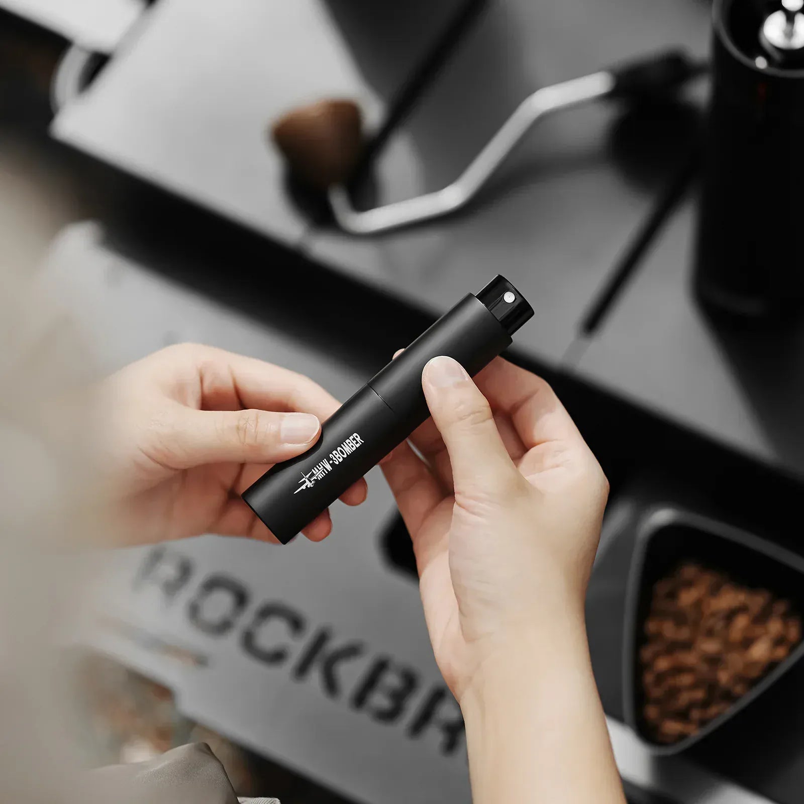 MHW-3BOMBER RDT Sprühflasche – Ross Droplet Technique Dosierbecher MHW-3Bomber - Rheinland.Coffee