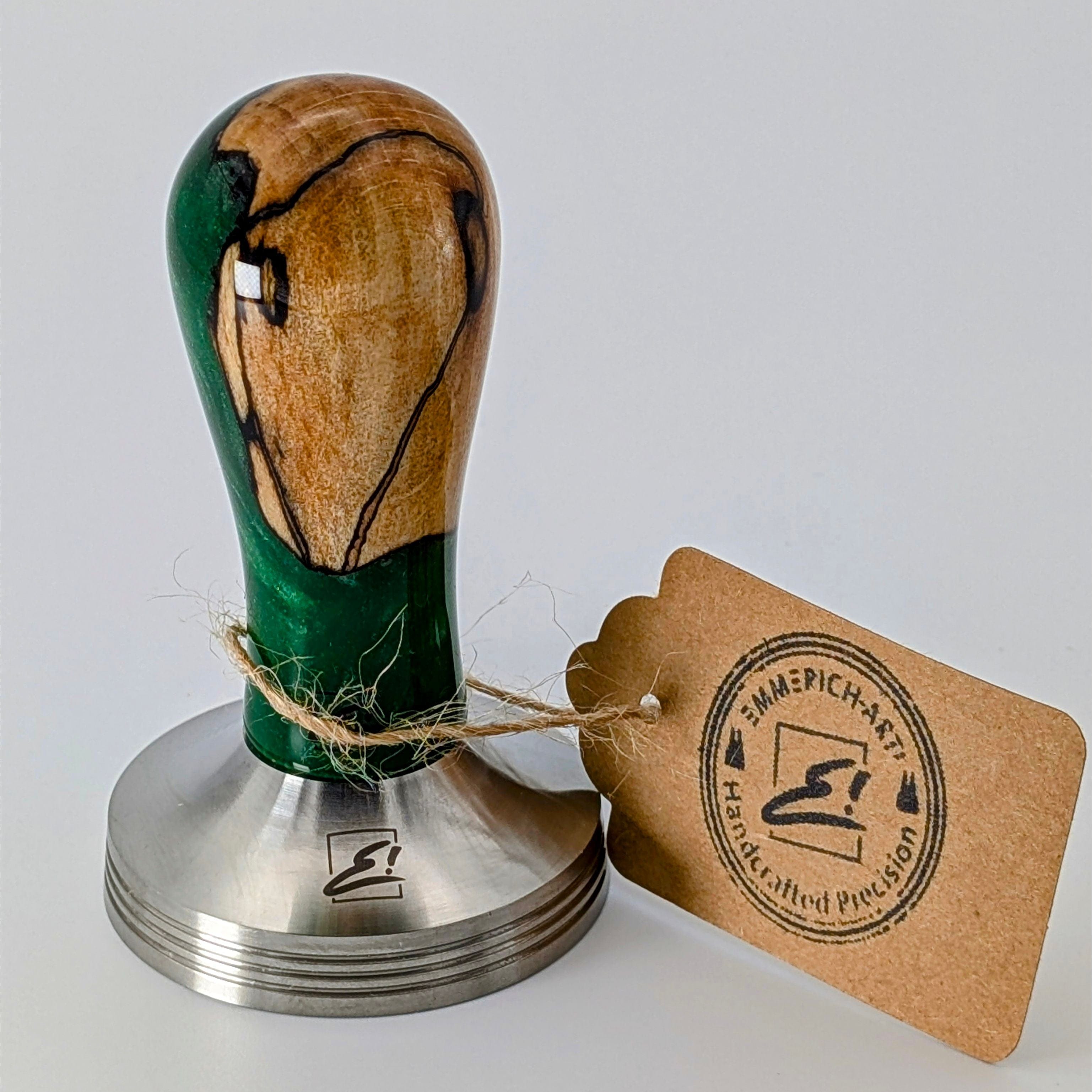 Epoxy Elegance Tamper #1 – Gestockte Buche & Smaragdgrün Tamper EMMERICH Art - Rheinland.Coffee