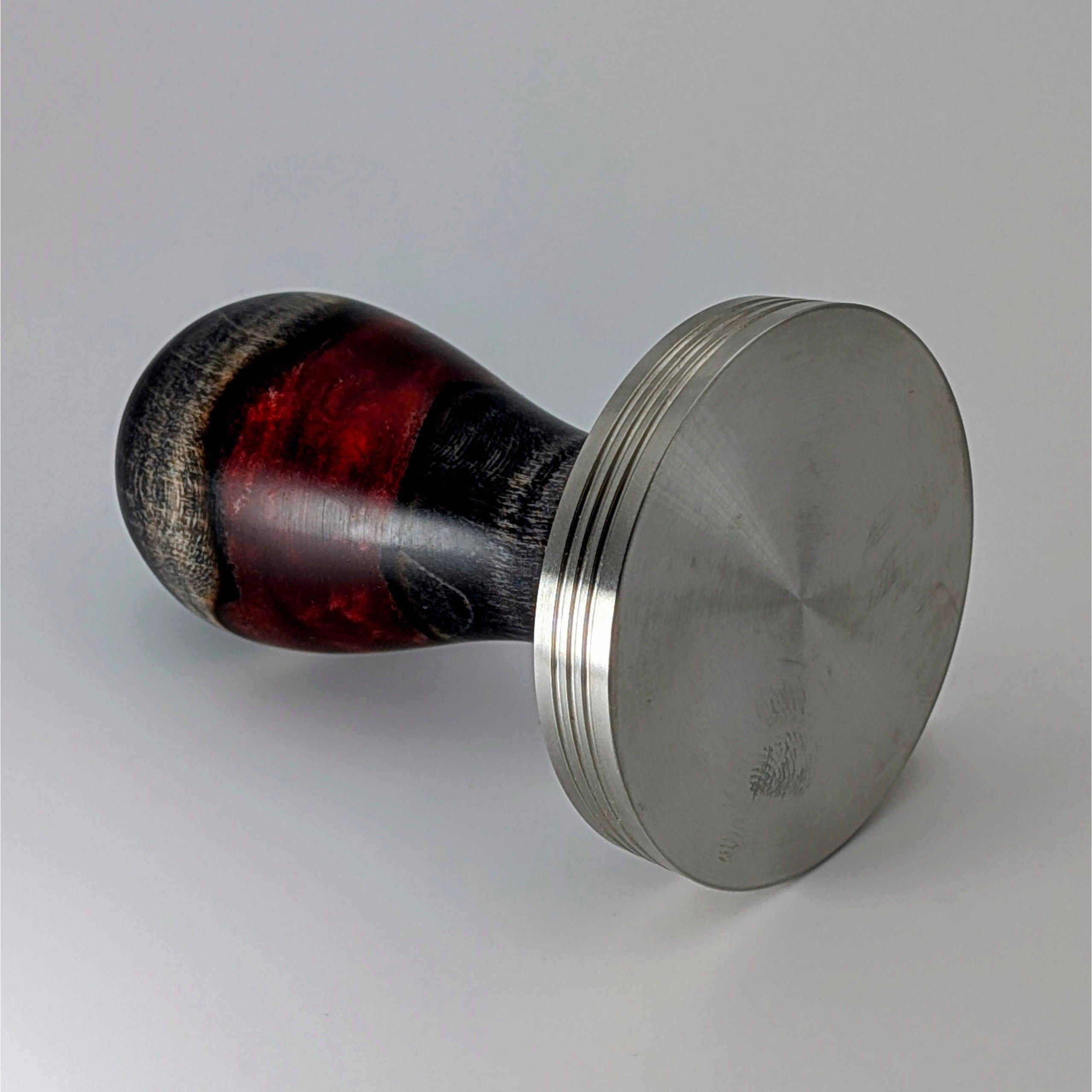 Epoxy Elegance Tamper #2 – Riegelahorn & Lava-Rot Tamper EMMERICH Art - Rheinland.Coffee