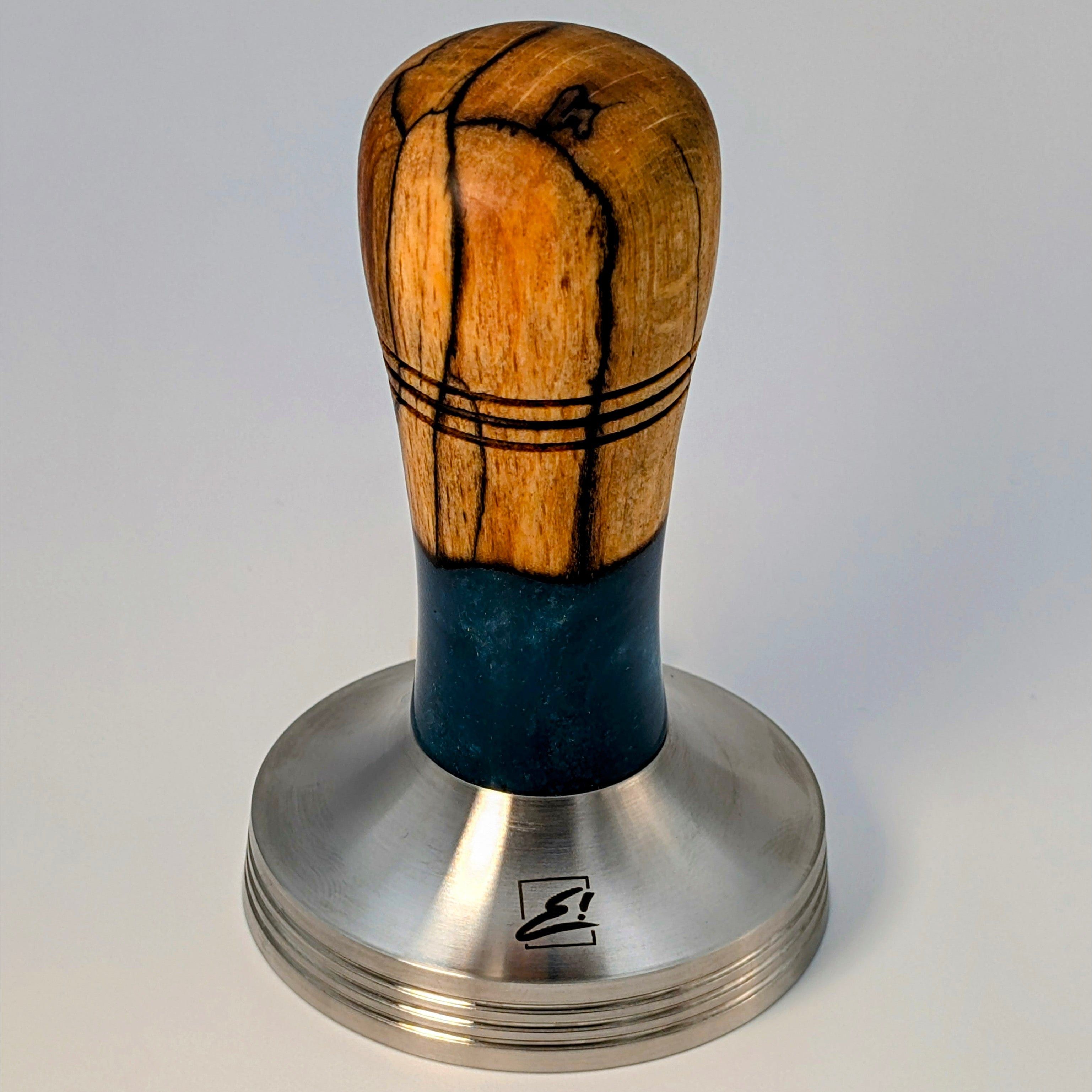 Epoxy Elegance Tamper #6 – Gestockte Buche & Tiefblau Tamper EMMERICH Art - Rheinland.Coffee
