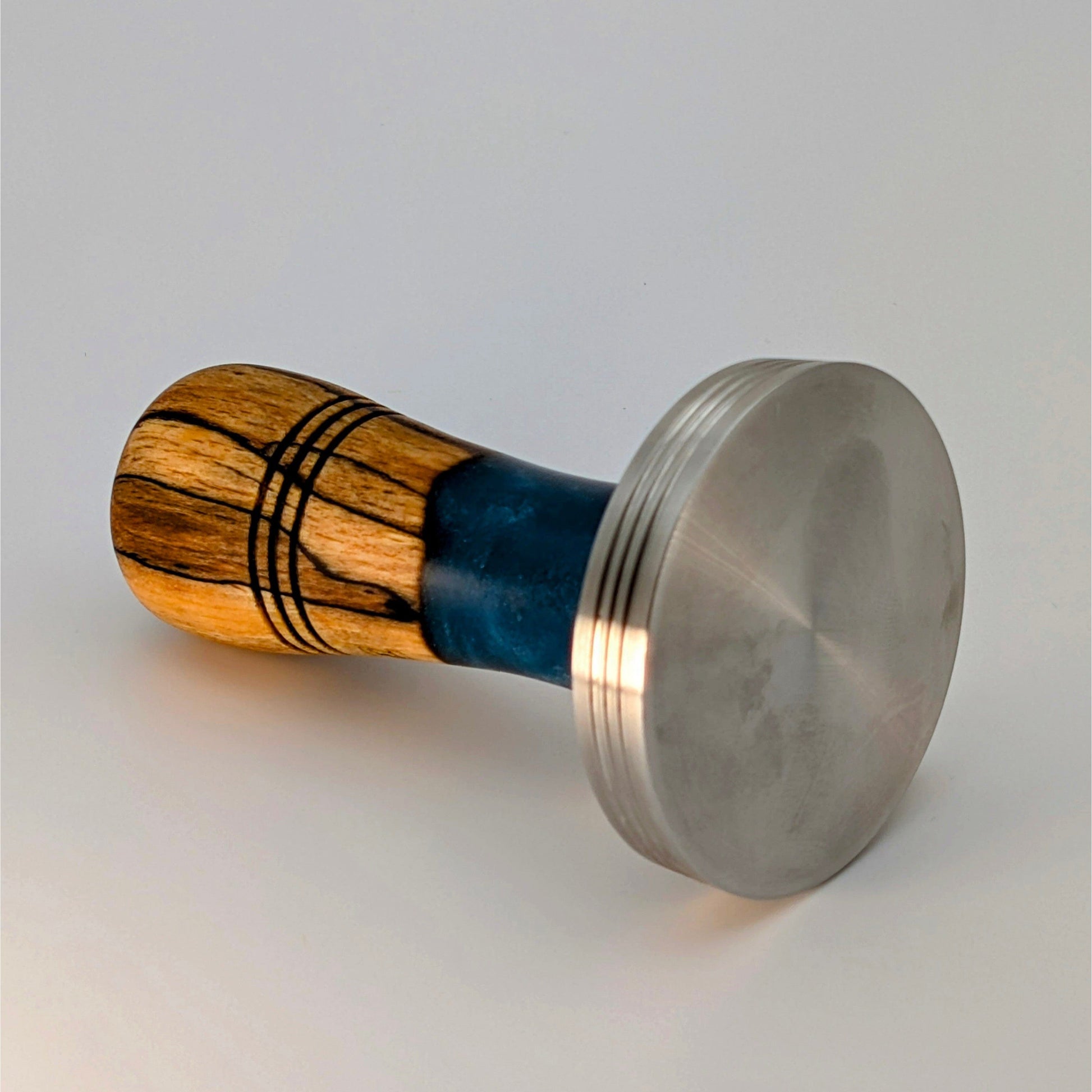 Epoxy Elegance Tamper #6 – Gestockte Buche & Tiefblau Tamper EMMERICH Art - Rheinland.Coffee