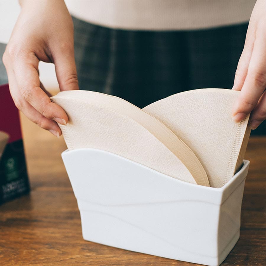 Hario V60 Filterhalter aus Keramik – Stilvolle Ordnung für deine Brew-Bar Handfilter Hario - Rheinland.Coffee