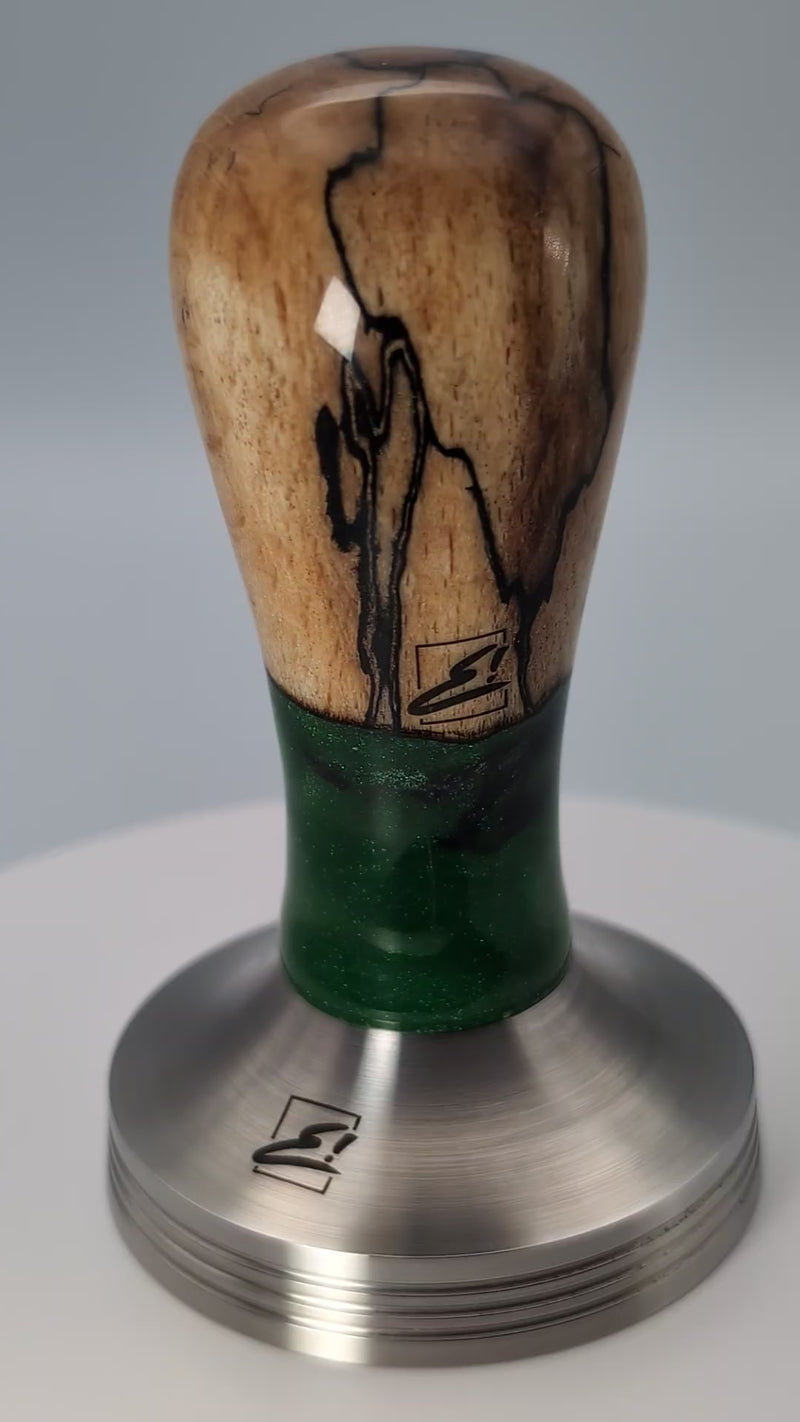 Epoxy Elegance Tamper #19 – Gestockte Buche & Smaragdgrün Tamper EMMERICH Art - Rheinland.Coffee